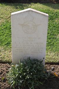 Ismailia War Memorial Cemetery - Smith, W H